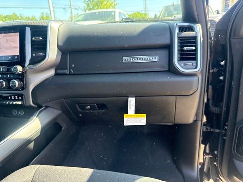 New 2026 RAM 1500 4x4 Crew Cab image 24