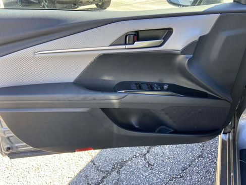 Used 2025 Toyota Camry SE w/ Convenience Package image 11