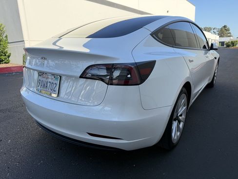 Used 2022 Tesla Model 3 Standard Range Plus RWD image 3