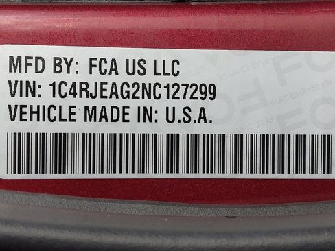 Used 2022 Jeep Grand Cherokee Laredo E RWD image 33