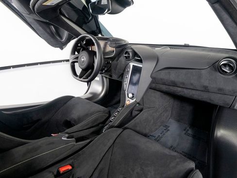 Used 2025 McLaren 750S RWD image 26