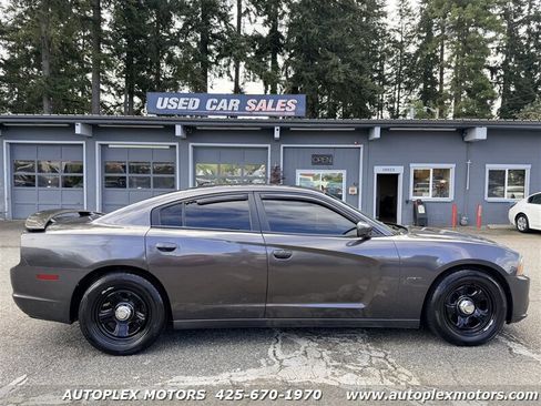 Used 2013 Dodge Charger R/T RWD image 2
