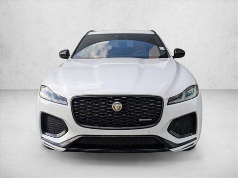 Used 2025 Jaguar F-PACE R-Dynamic S AWD/4WD image 2