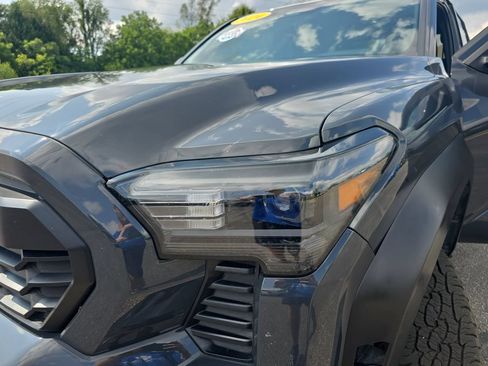 Used 2024 Toyota Tacoma TRD Off-Road AWD/4WD image 32
