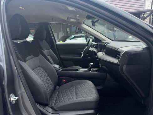 Used 2025 Nissan Kicks SV FWD image 12