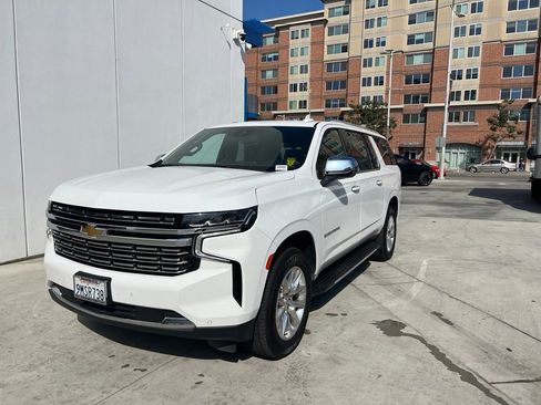 Used 2024 Chevrolet Suburban Premier RWD image 1