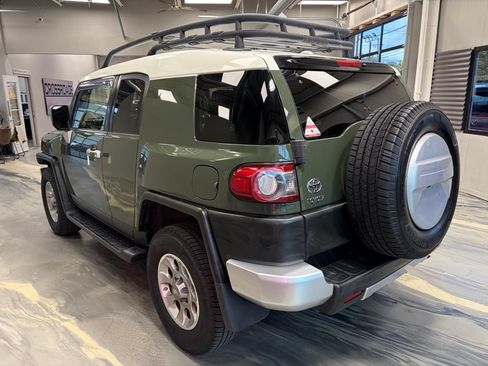 Used 2012 Toyota FJ Cruiser 4WD w/ Upgrade Pkg image 36