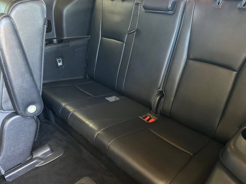 Used 2020 Toyota Highlander Limited FWD image 15