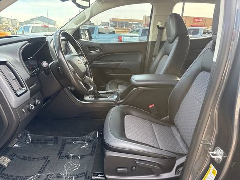 Used 2017 Chevrolet Colorado Z71 image 9