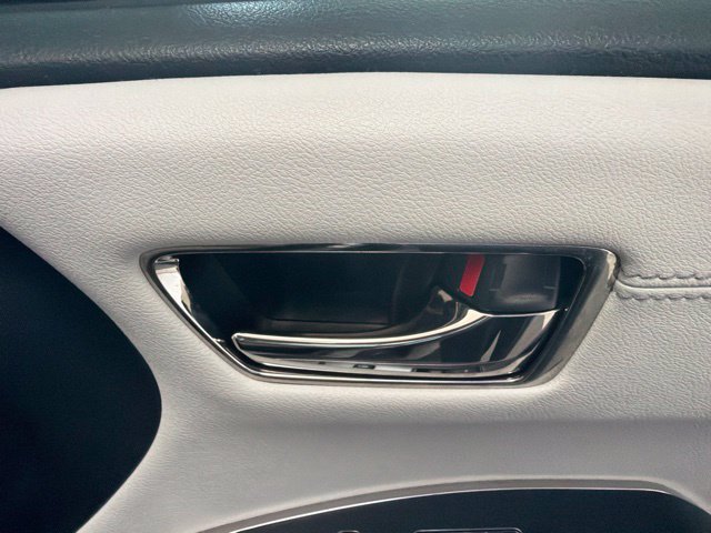 Used 2017 Toyota Avalon Limited FWD image 7