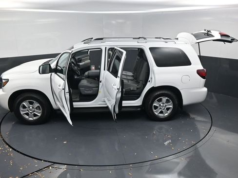 Used 2020 Toyota Sequoia SR5 w/ Premium Package image 26