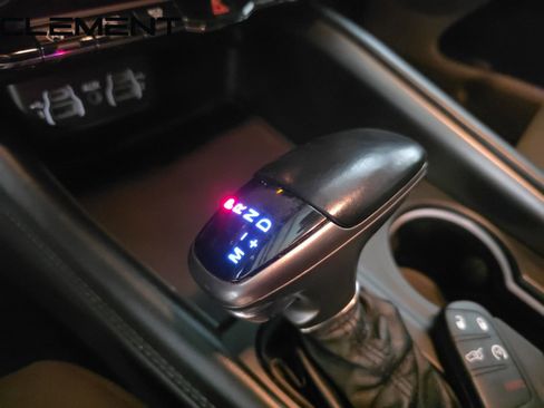 Used 2021 Dodge Durango SXT image 25