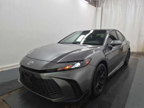 Used 2026 Toyota Camry SE AWD/4WD image 1