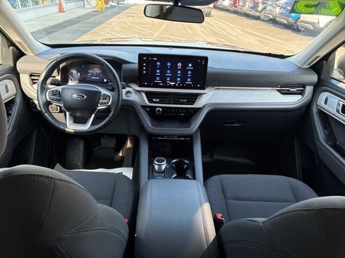 Certified 2025 Ford Explorer Active image 24