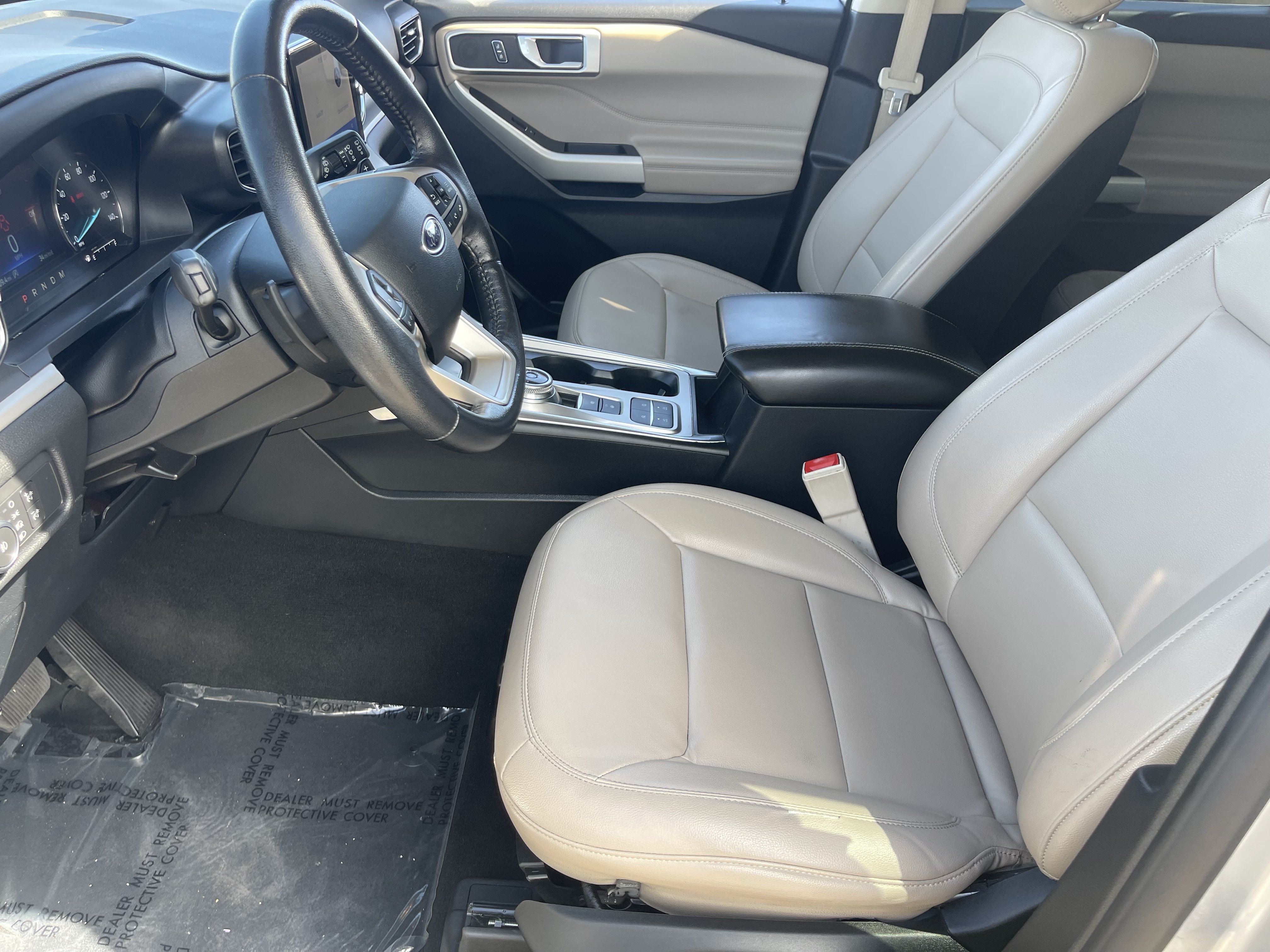 Used 2020 Ford Explorer XLT w/ Equipment Group 202A RWD image 18