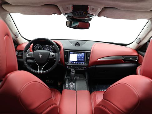 Used 2022 Maserati Levante Modena AWD/4WD image 28