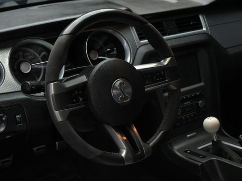 Used 2011 Ford Mustang Shelby GT500 w/ SVT Performance Pkg image 20