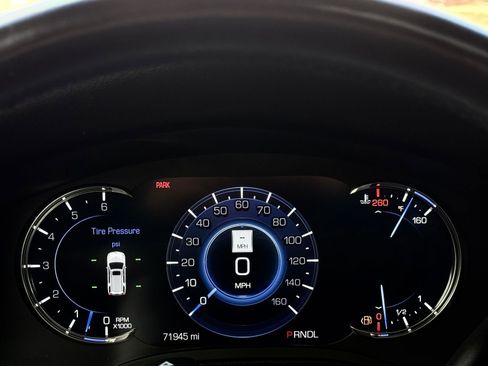 Used 2019 Cadillac Escalade Premium Luxury image 27