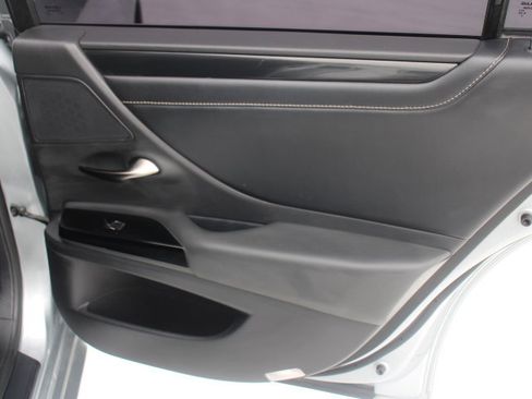 Used 2022 Lexus ES 300h w/ Accessory Package 2 FWD image 16