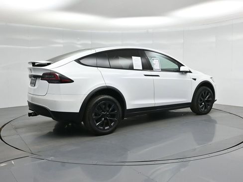 Used 2022 Tesla Model X image 23