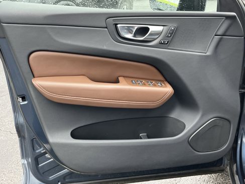 Used 2023 Volvo XC60 T8 Plus image 15