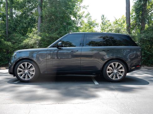 Used 2023 Land Rover Range Rover SE AWD/4WD image 5