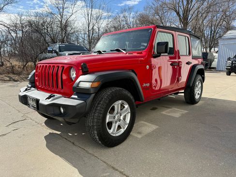 Used 2019 Jeep Wrangler Unlimited Sport S AWD/4WD image 4