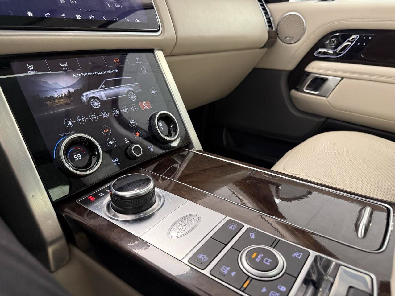 Used 2019 Land Rover Range Rover HSE AWD/4WD image 25