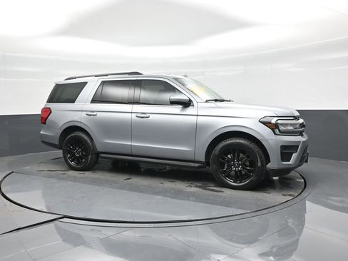 Used 2024 Ford Expedition XLT image 9