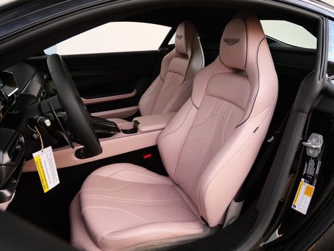 Used 2025 Aston Martin V8 Vantage Coupe image 23