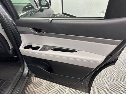 Used 2022 Hyundai Palisade SEL w/ Premium Package FWD image 18