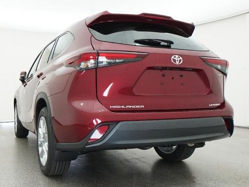 New 2026 Toyota Highlander Limited image 22