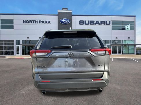 Used 2024 Toyota RAV4 XLE FWD image 4