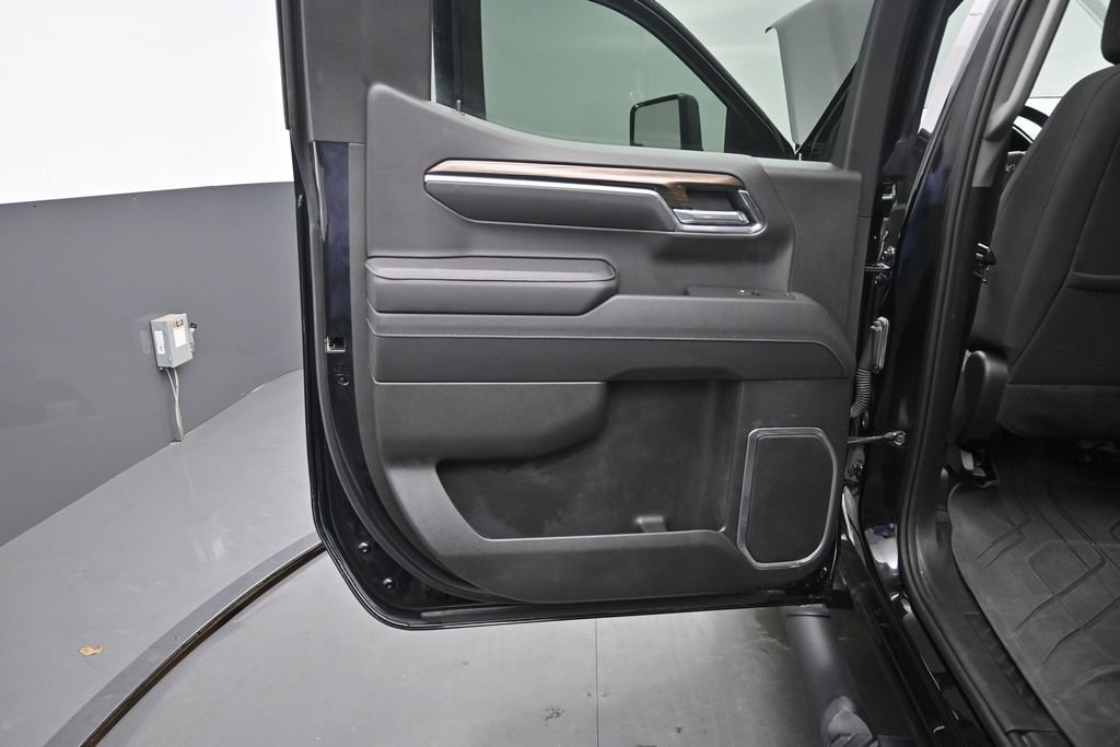 Used 2023 Chevrolet Silverado 1500 RST w/ Convenience Package II AWD/4WD image 16
