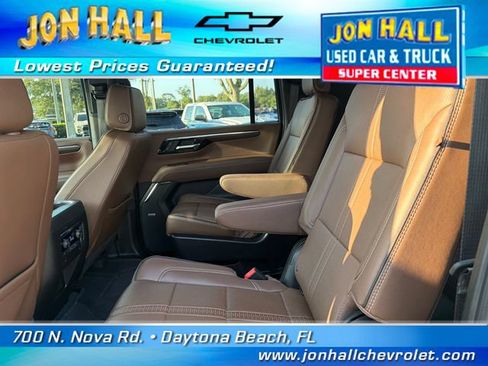 Used 2025 Chevrolet Suburban High Country AWD/4WD image 22