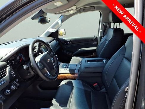 Used 2018 Chevrolet Suburban Premier w/ RST Edition AWD/4WD image 11