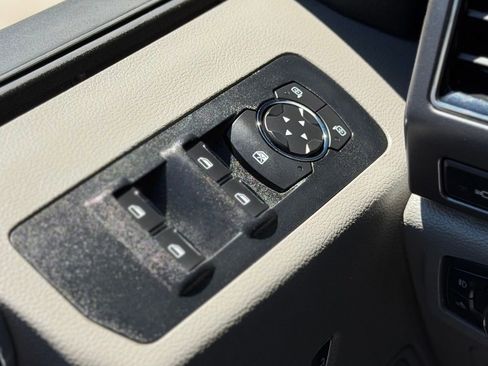 Used 2019 Ford F150 XLT w/ Equipment Group 302A Luxury AWD/4WD image 21