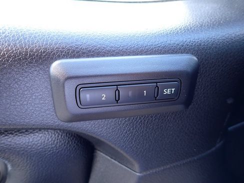 Used 2018 Nissan Titan PRO-4X w/ Pro-4x Convenience Package AWD/4WD image 14