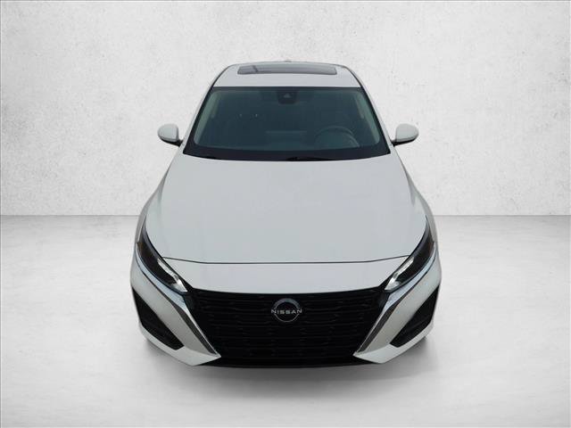 Used 2025 Nissan Altima 2.5 SV w/ SV Special Edition Package FWD image 3
