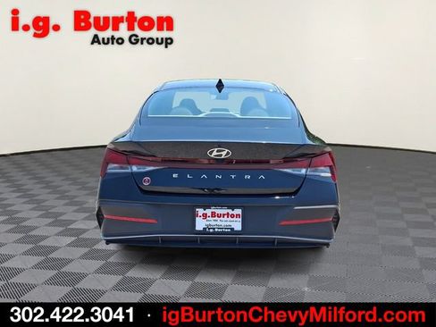 Used 2024 Hyundai Elantra SEL FWD image 5