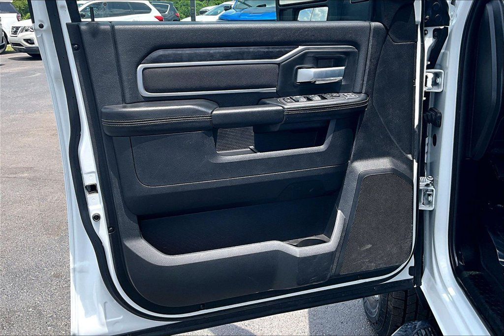 Used 2024 RAM 3500 Big Horn AWD/4WD image 23