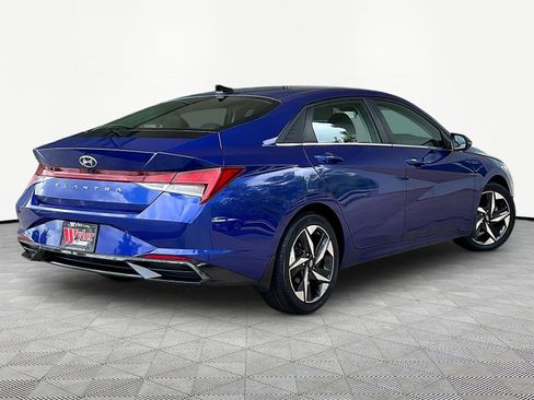 Used 2022 Hyundai Elantra SEL w/ Convenience + Premium Package FWD image 6