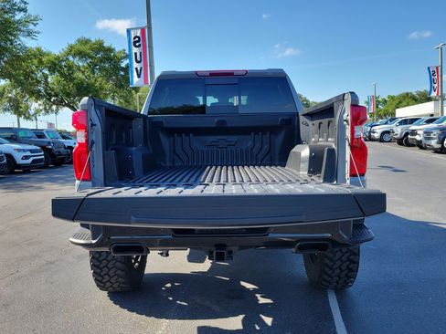 Used 2024 Chevrolet Silverado 1500 LT Trail Boss w/ Convenience Package II image 10