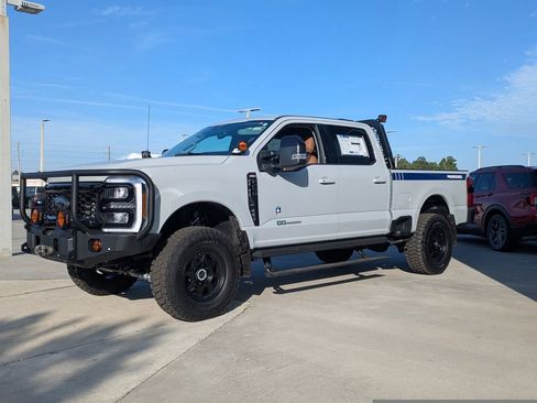 New 2026 Ford F250 Lariat w/ Black Appearance Package AWD/4WD image 7