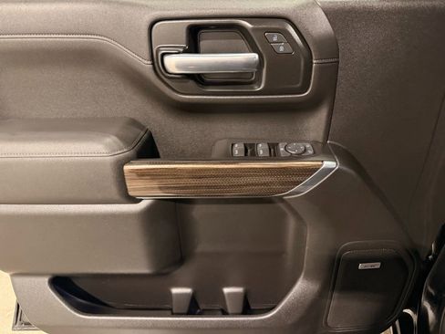 Used 2020 Chevrolet Silverado 1500 LT Trail Boss w/ Midnight Edition image 14