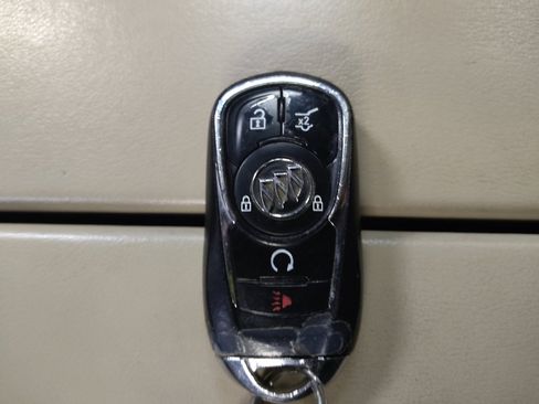 Used 2017 Buick Envision Preferred w/ LPO, Cargo Package FWD image 32