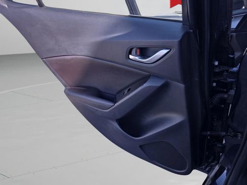 Used 2017 MAZDA MAZDA3 Grand Touring image 29