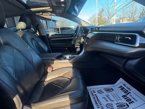 Used 2018 Toyota Camry XLE image 16