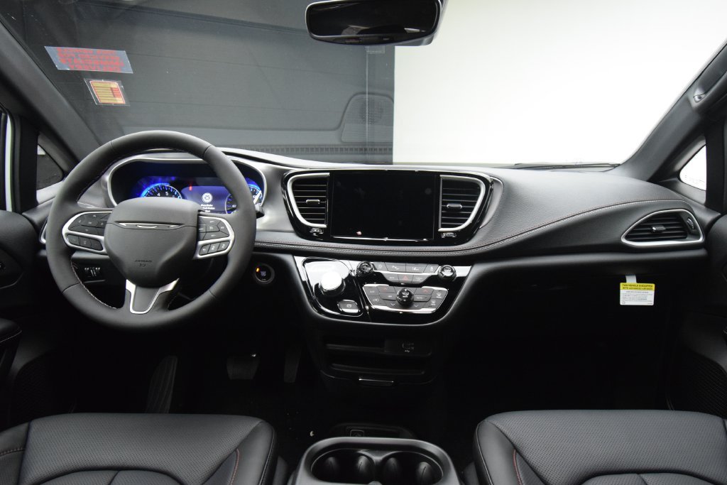 New 2027 Chrysler Pacifica Select FWD image 34
