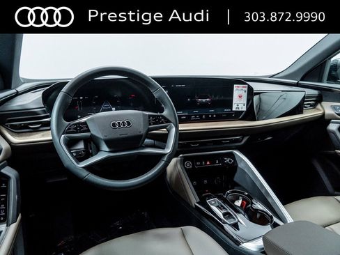 Used 2025 Audi Q5 Premium w/ Convenience Package image 5